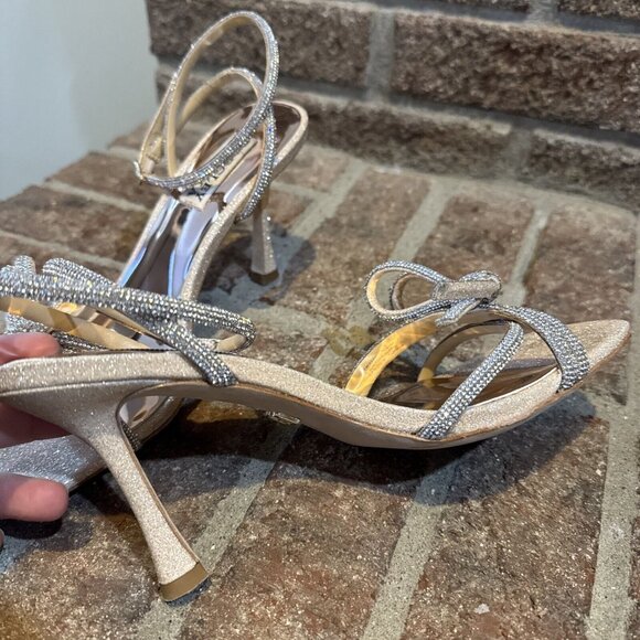 Badgley Mischka Womens Effie Strappy Bow Stiletto Heel Sandal in Soft  Gold Sz 6 - Picture 6 of 15